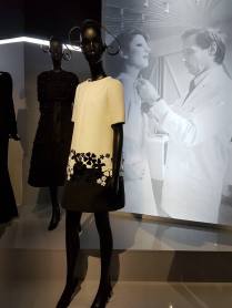 Robes exposition Christian Dior 7